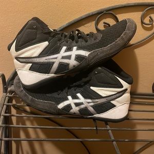 wrestling shoes